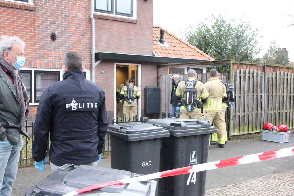 Politie doet onderzoek in woning