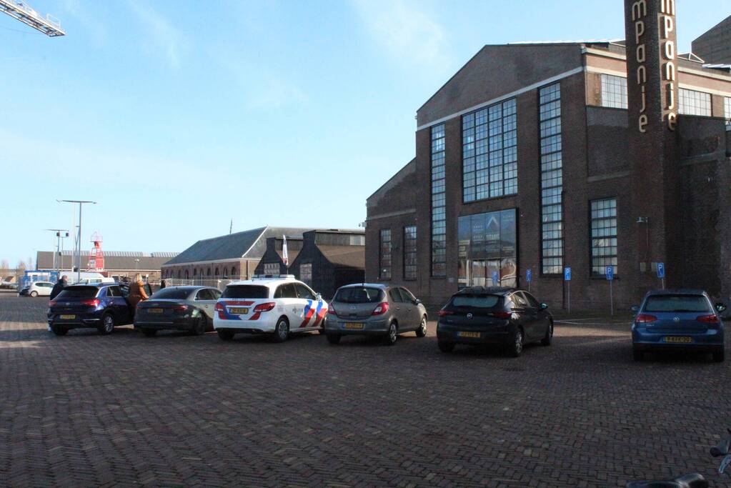 Politie en speciale eenheden doen onderzoek in meerdere objecten