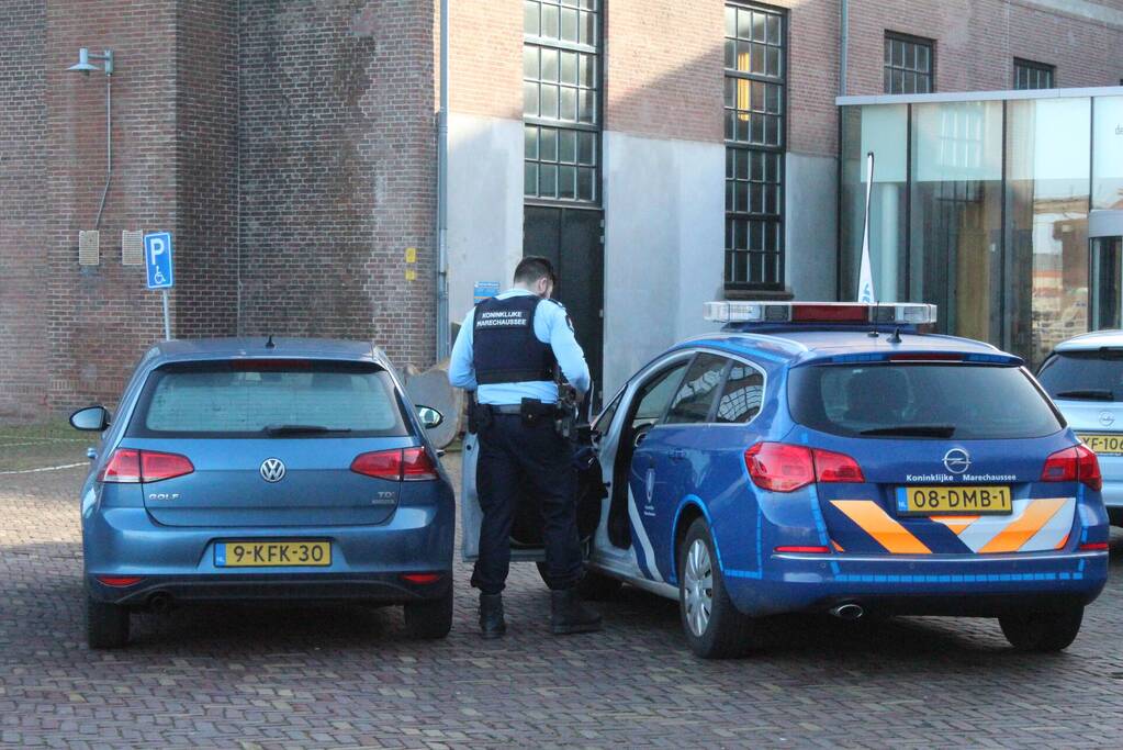 Politie en speciale eenheden doen onderzoek in meerdere objecten
