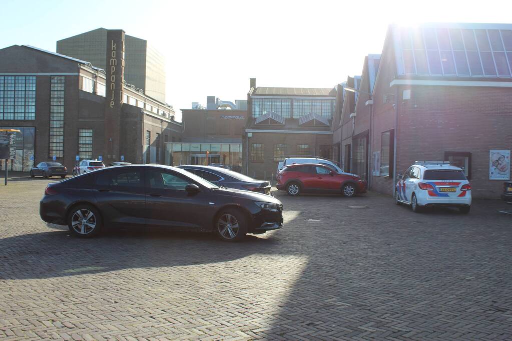 Politie en speciale eenheden doen onderzoek in meerdere objecten