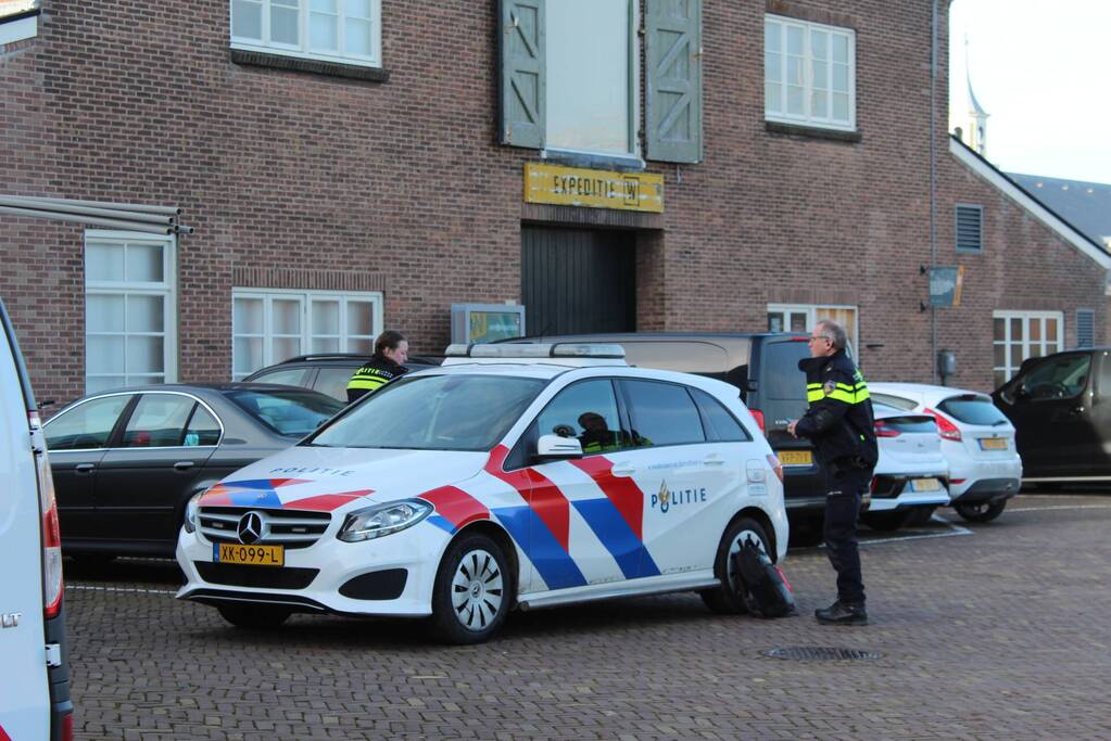 Politie en speciale eenheden doen onderzoek in meerdere objecten