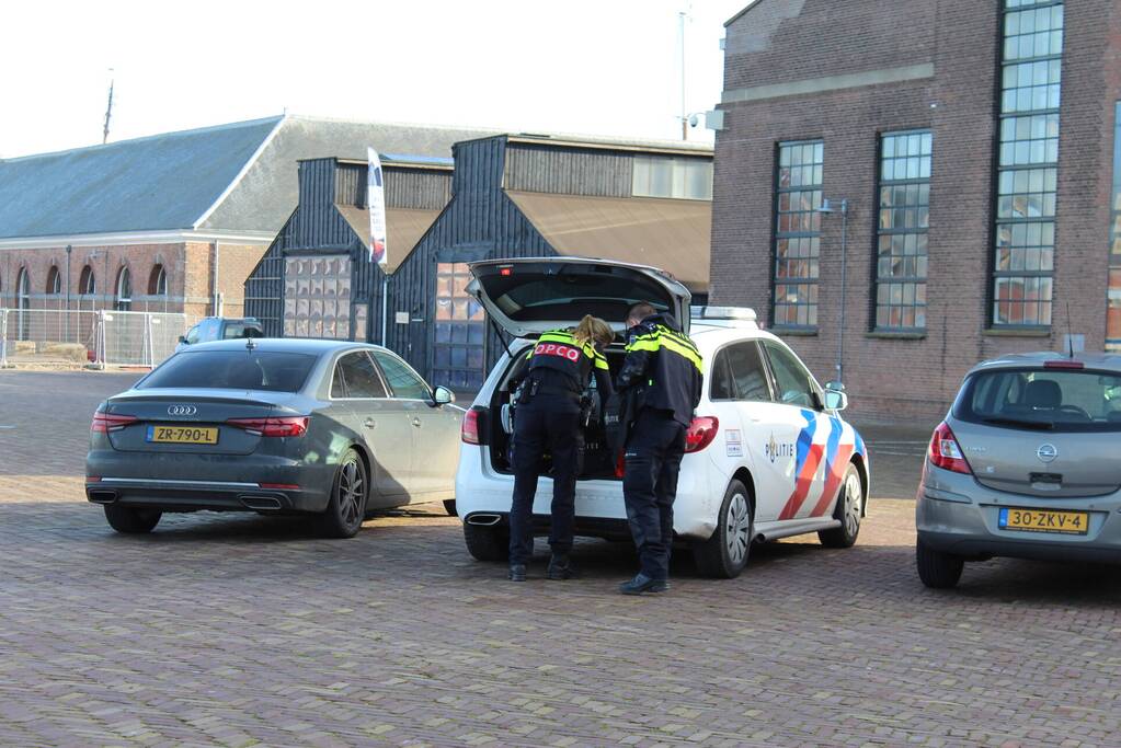 Politie en speciale eenheden doen onderzoek in meerdere objecten