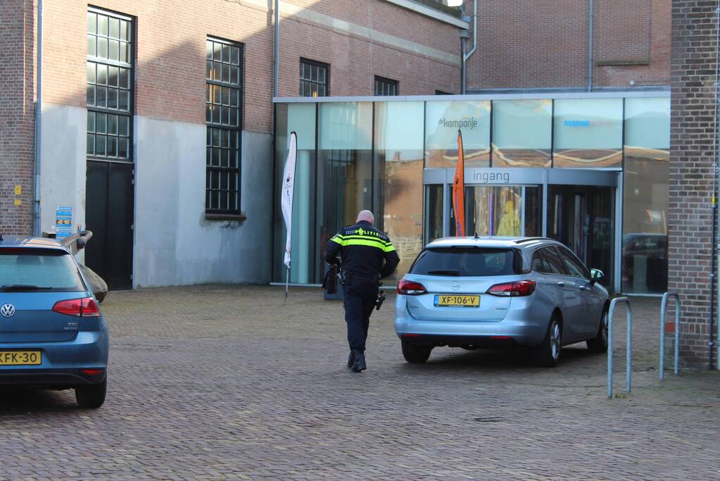 Politie en speciale eenheden doen onderzoek in meerdere objecten