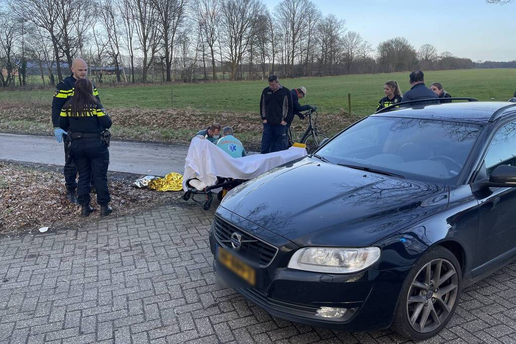 Man op e-bike gewond bij aanrijding