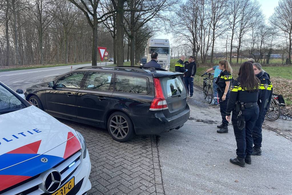 Man op e-bike gewond bij aanrijding