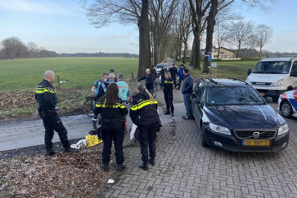Man op e-bike gewond bij aanrijding