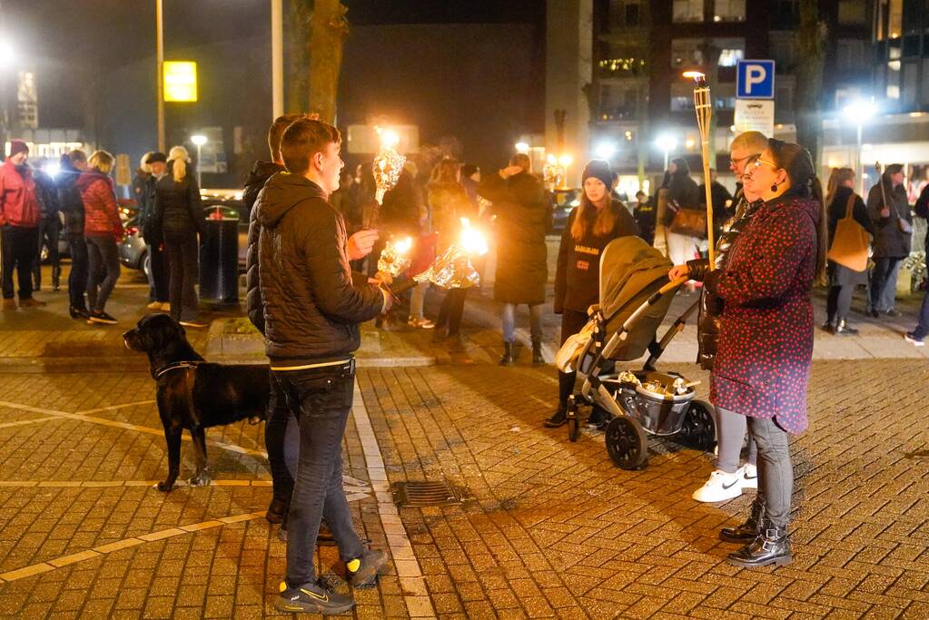 Fakkeltocht gehouden tegen maatregelen