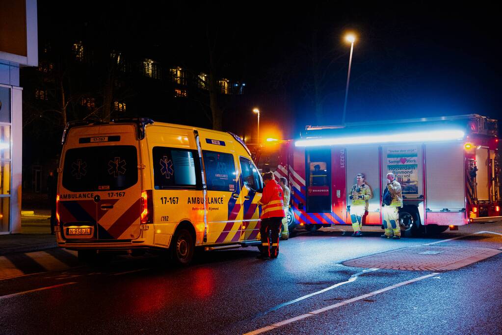 Brandweer blust keukenbrand in woning