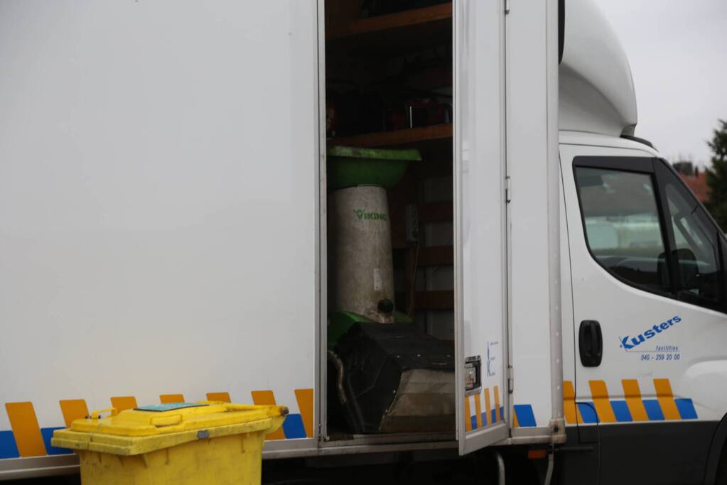 Politie treft hennepkwekerij aan en houdt een persoon aan