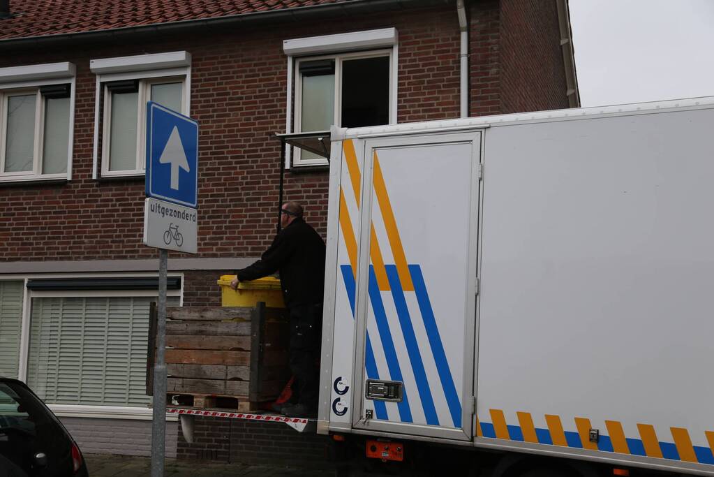 Politie treft hennepkwekerij aan en houdt een persoon aan