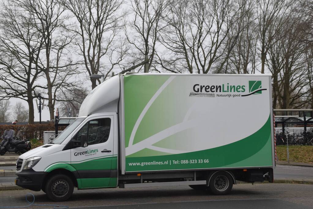 Bakwagen ramt spoorviaduct