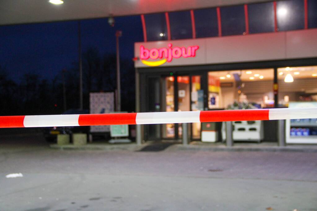 Politie doet onderzoek naar overval op tankstation