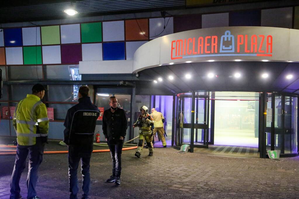 Twee gewonden bij brand in winkelcentrum
