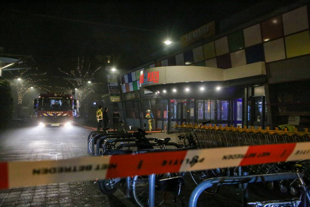 Twee gewonden bij brand in winkelcentrum