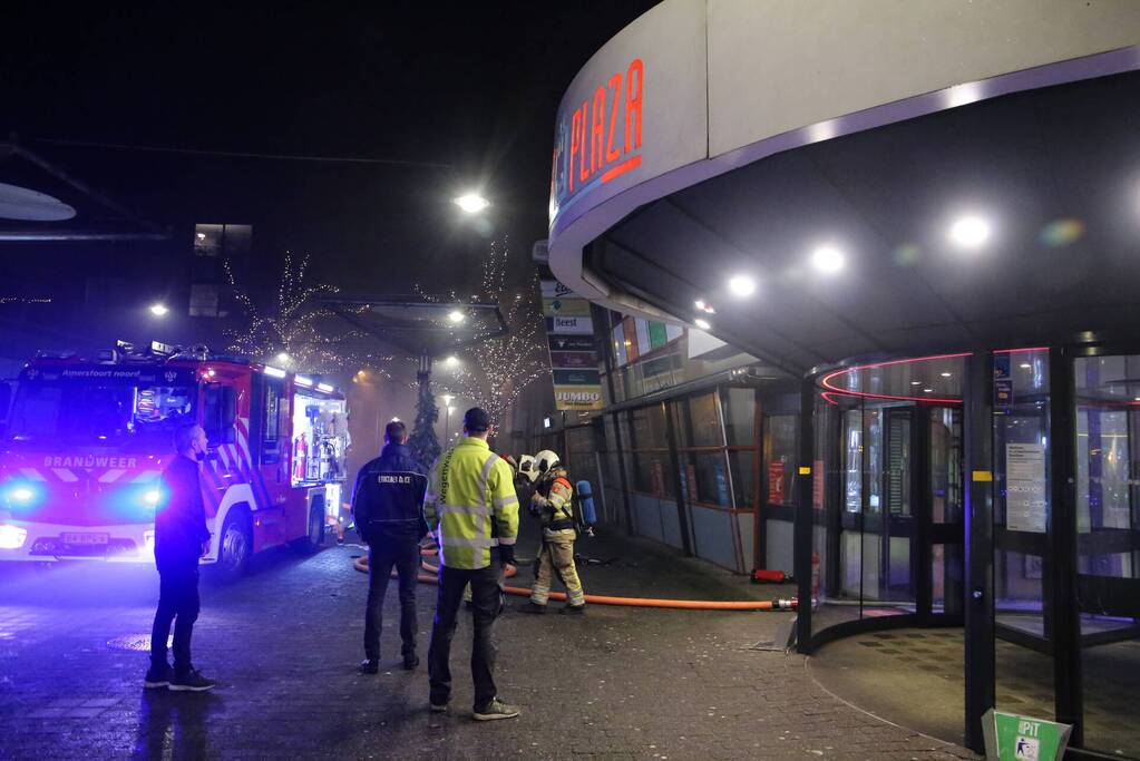 Twee gewonden bij brand in winkelcentrum