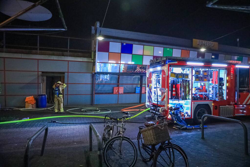 Twee gewonden bij brand in winkelcentrum