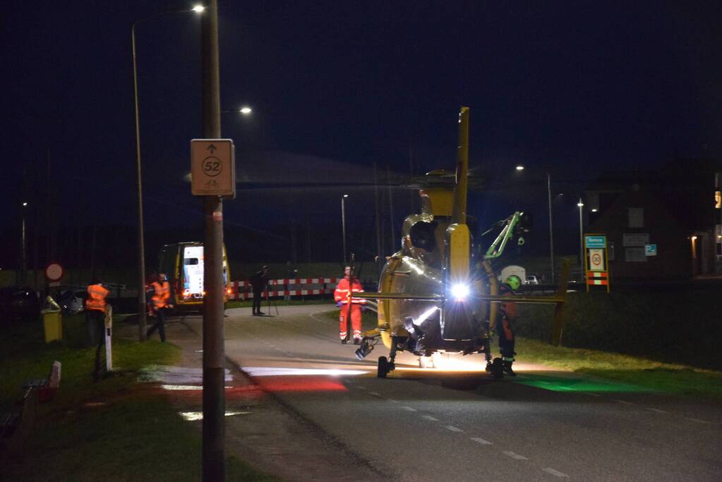 Twee personen te water na omslaan van zeilboot