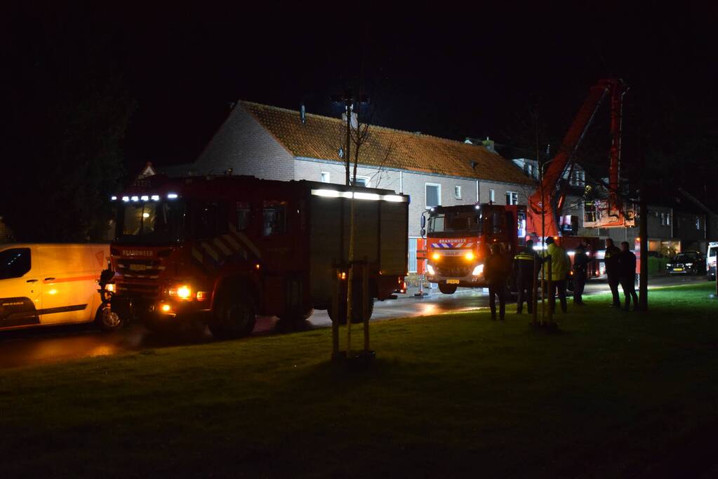 Brand in schoorsteen van woning