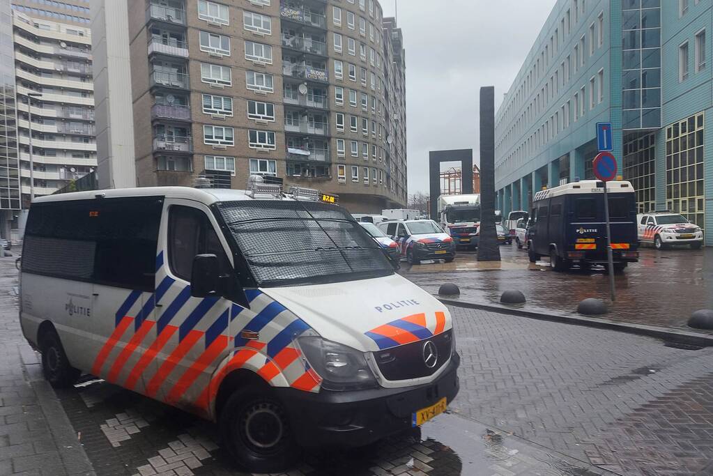Veel politie paraat voor aangekondigde demonstratie