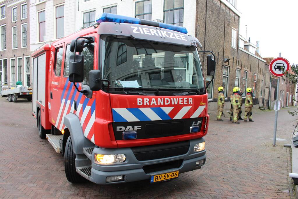 Ramen waaien uit slooppand