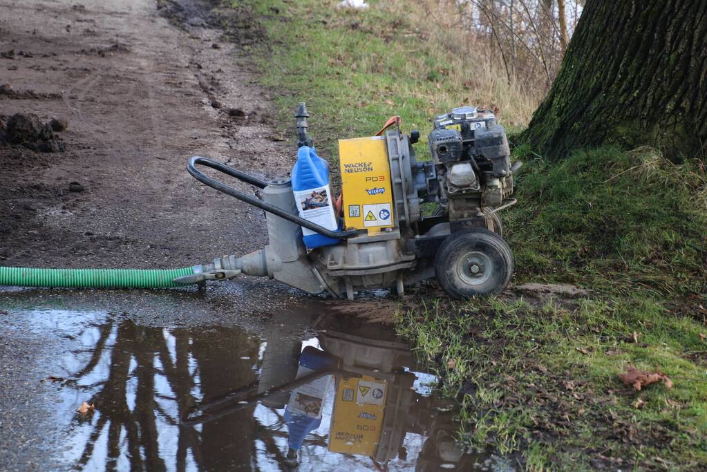 Weg afgesloten vanwege waterlekkage