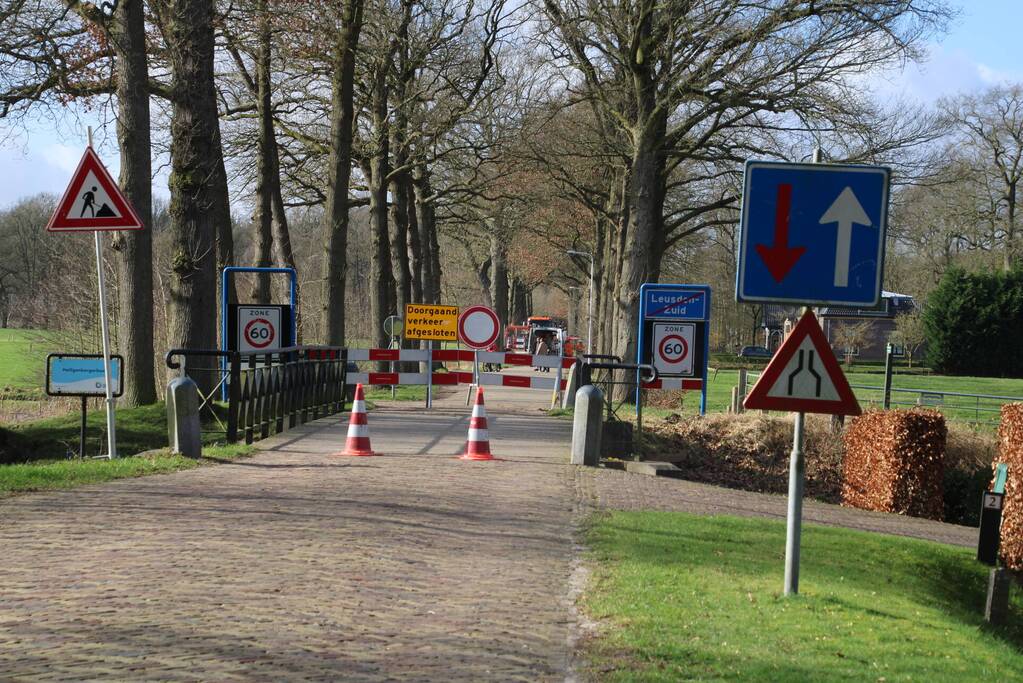Weg afgesloten vanwege waterlekkage