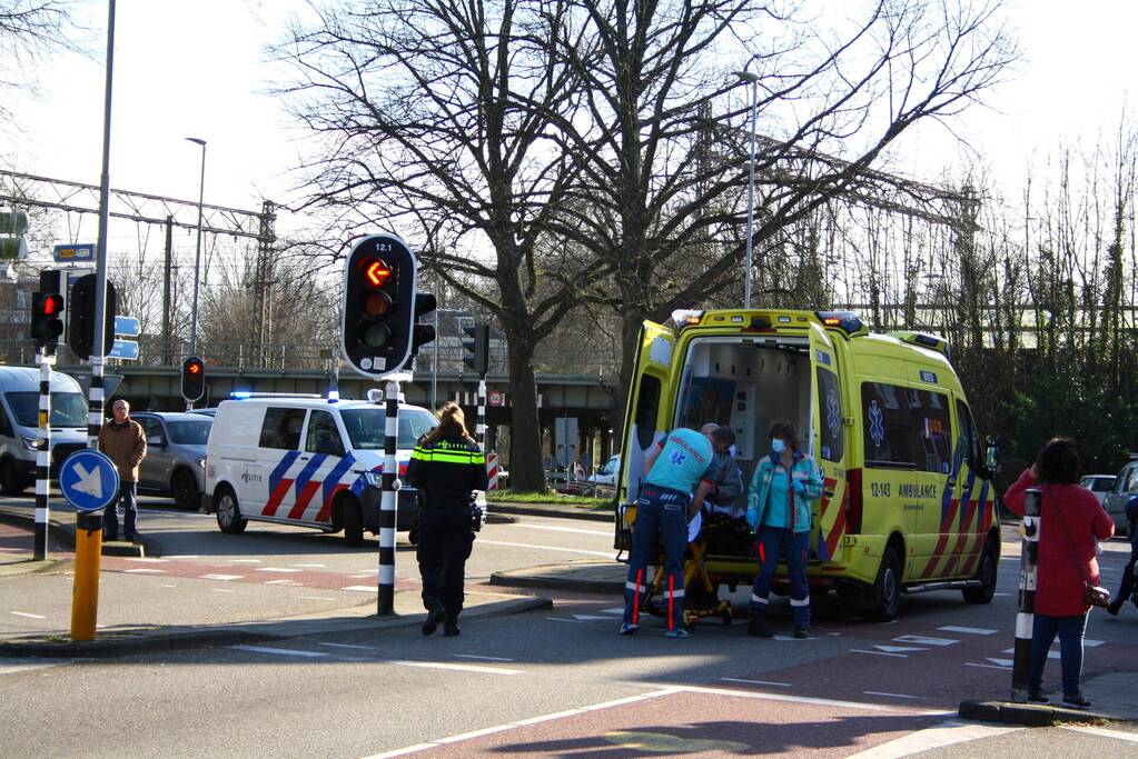 Oudere man gewond na ongeval met fiets
