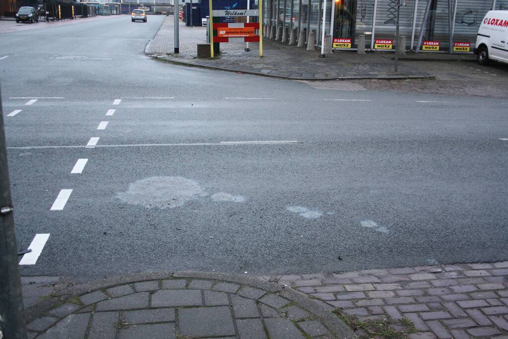 Snorfietser gewond door ongeval met personenauto