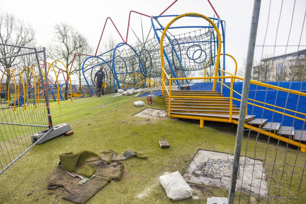 Start herstelwerkzaamheden De Draak na vandalisme