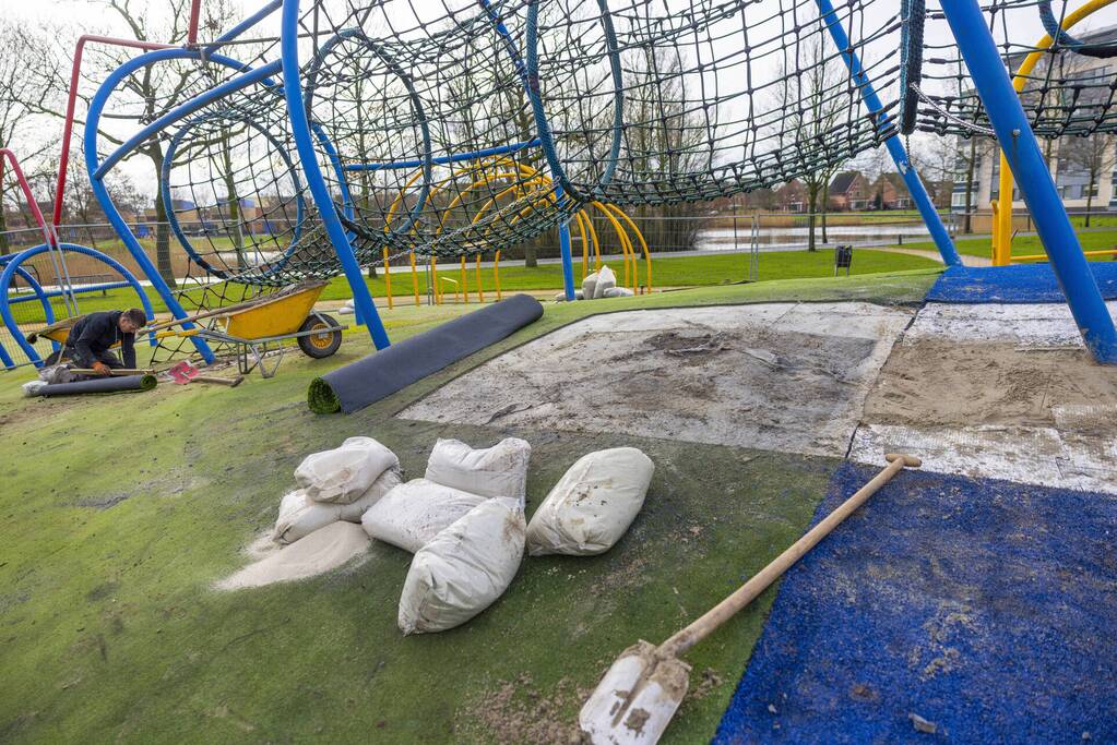 Start herstelwerkzaamheden De Draak na vandalisme