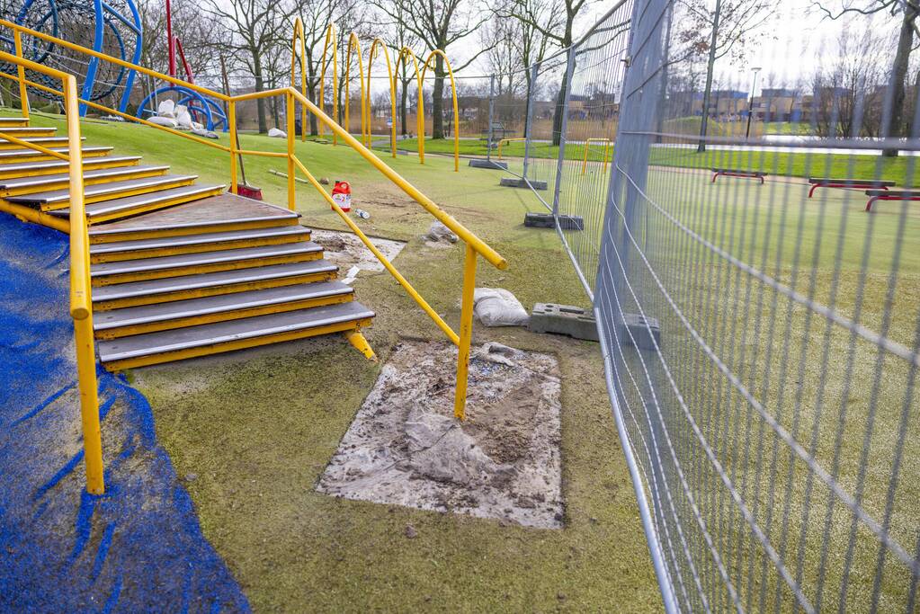 Start herstelwerkzaamheden De Draak na vandalisme