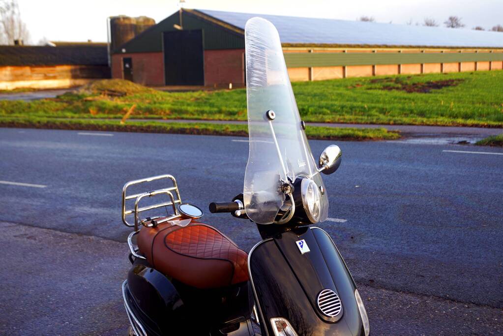Scooterrijder gewond bij verkeersongeval
