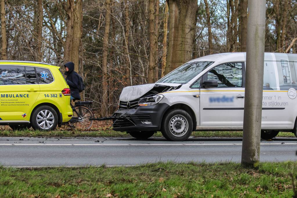 Schade na kettingbotsing tussen meerdere voertuigen