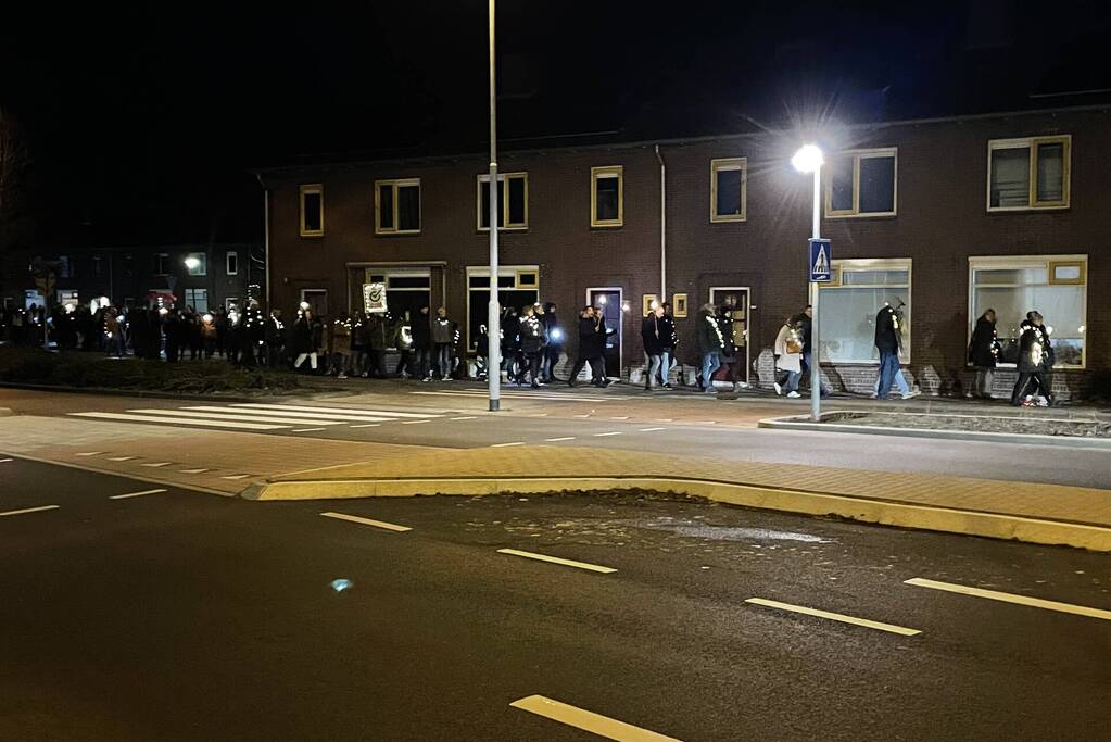 Grote opkomst bij lichtjestocht tegen coronamaatregelen