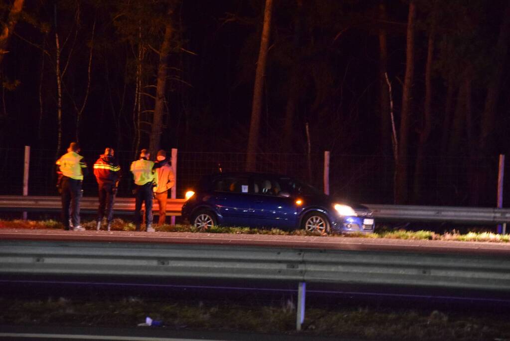 Personenauto belandt door ongeval achterstevoren op snelweg