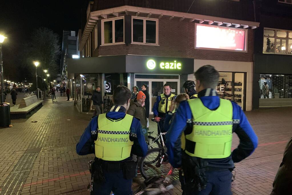 Grote menigte bij opening van nachtleven