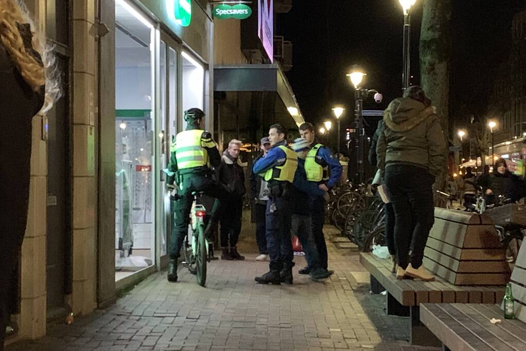 Grote menigte bij opening van nachtleven