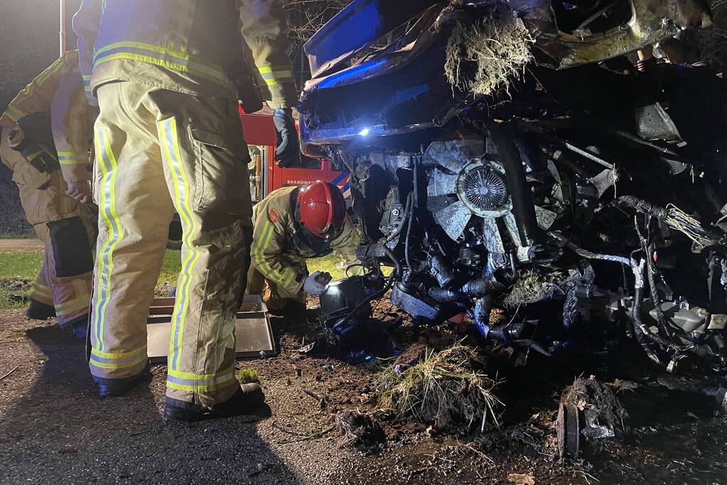 Personenauto total-loss na ernstig ongeval