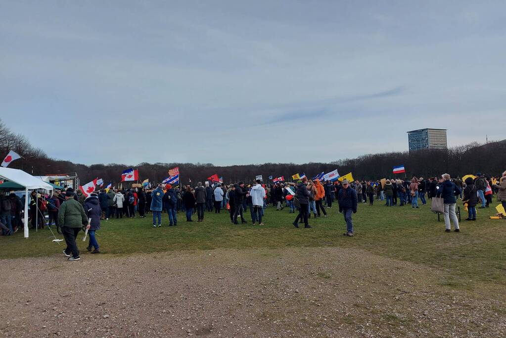 Corona demonstratie van start op Malieveld