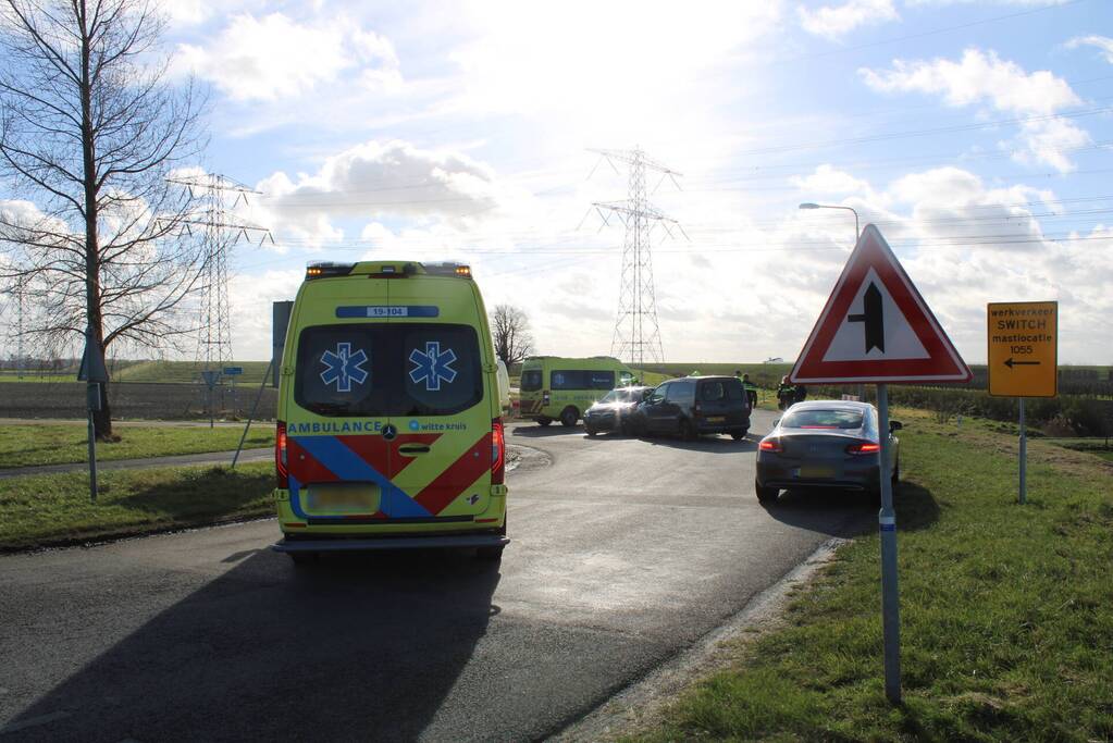 Gewonden bij aanrijding op kruising