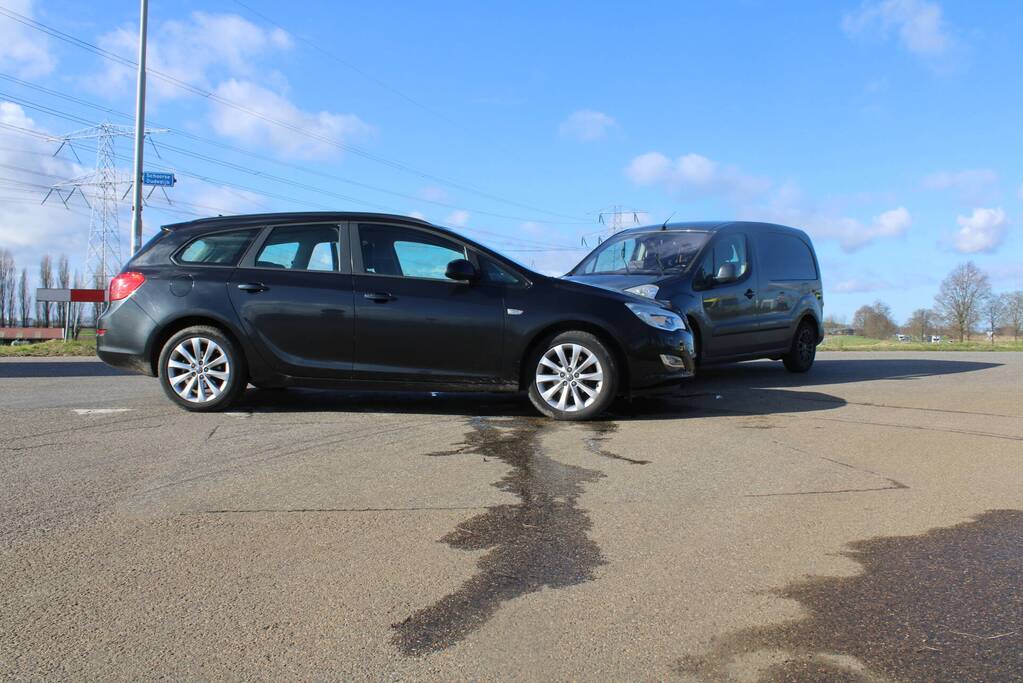 Gewonden bij aanrijding op kruising