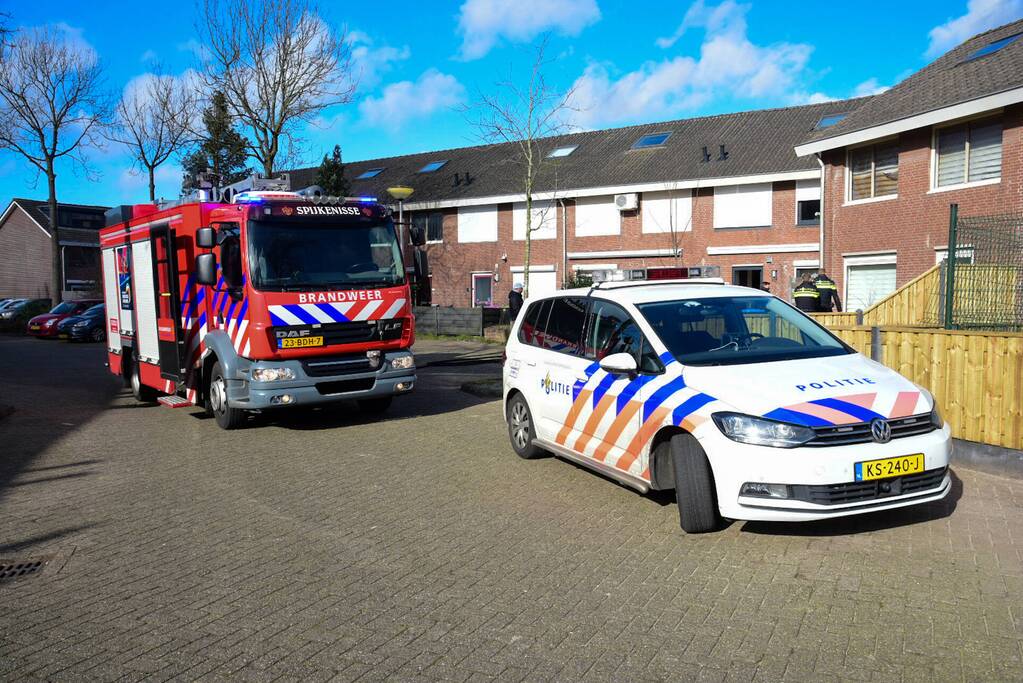 Brand in achtertuin van woning