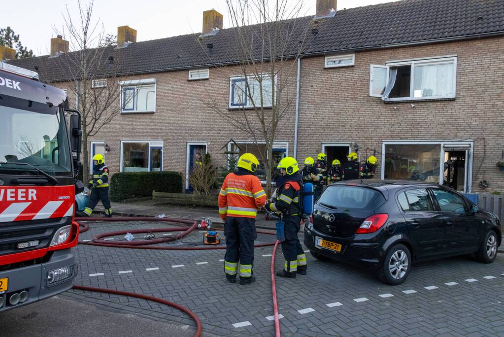 Brandweer blust flinke brand in woning