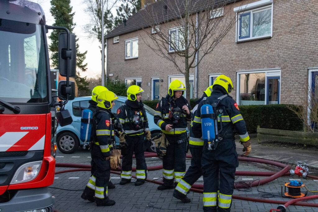 Brandweer blust flinke brand in woning