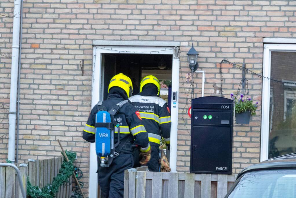 Brandweer blust flinke brand in woning