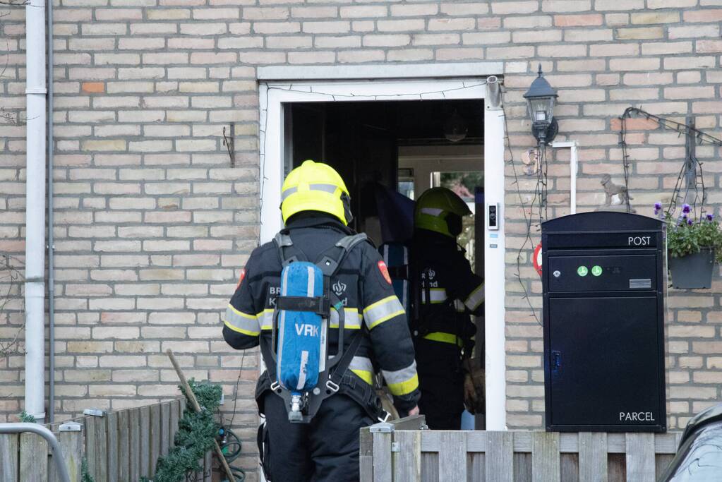 Brandweer blust flinke brand in woning