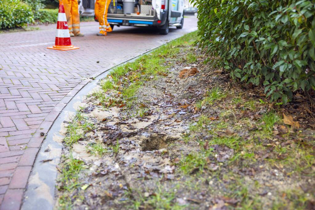Vitens bezig met herstel van gesprongen waterleiding
