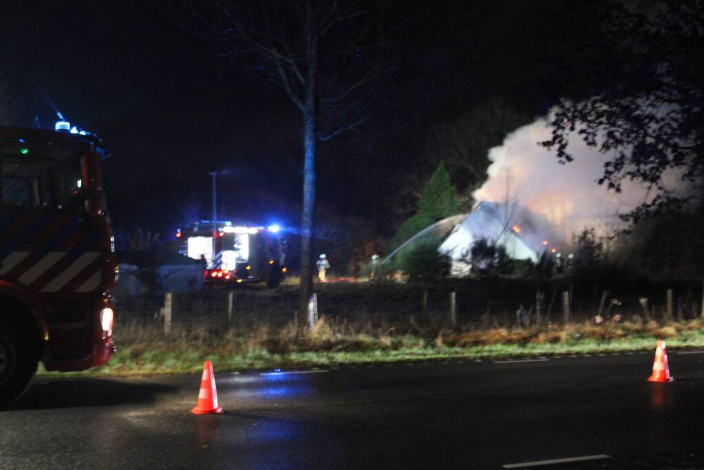 Veel rookontwikkeling bij uitslaande brand
