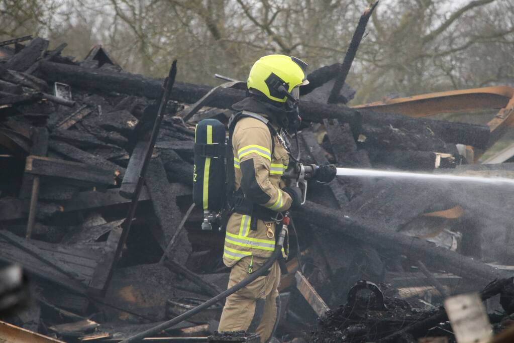 Grote brand verwoest schuur