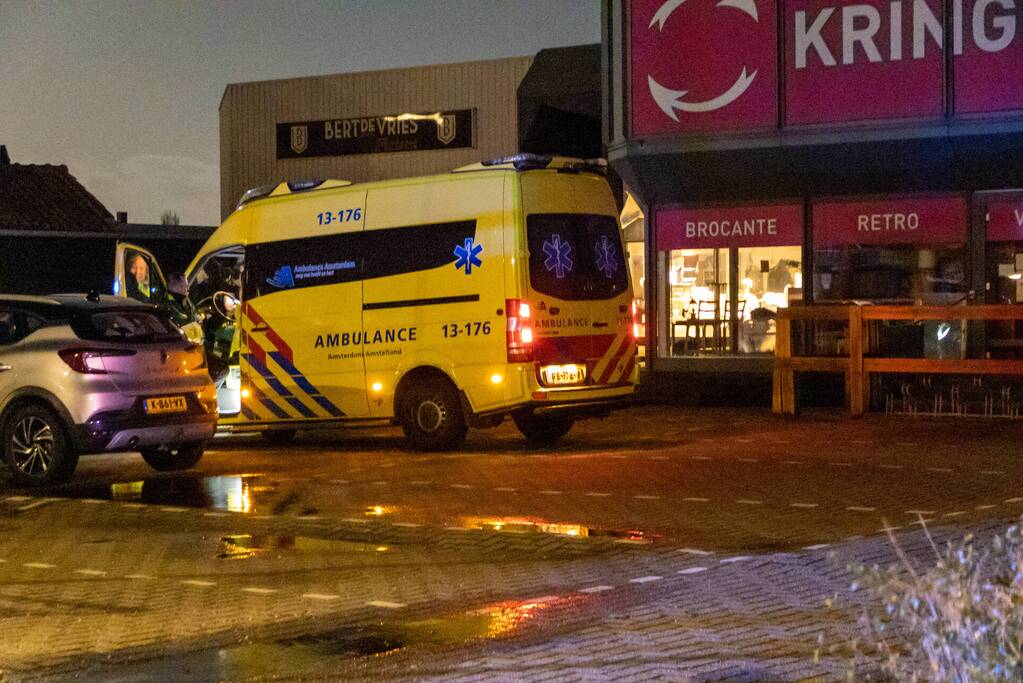 Flinke vlammen bij brand in gebouw